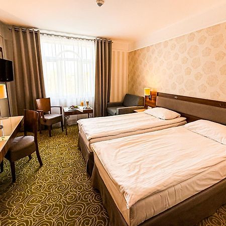 Hotel Lord - Warsaw Airport Exterior foto