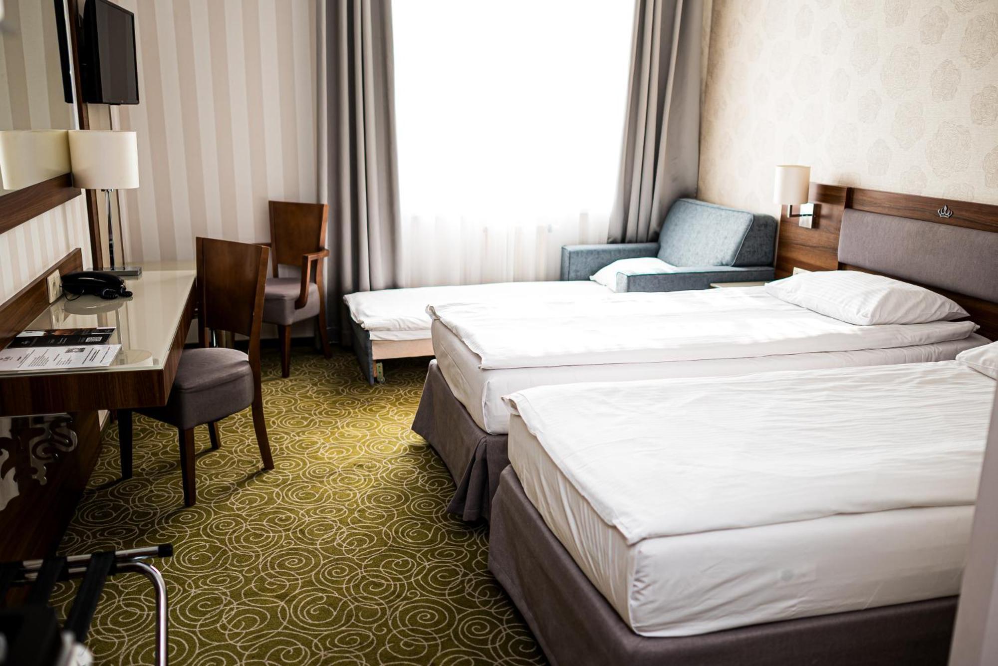 Hotel Lord - Warsaw Airport Exterior foto