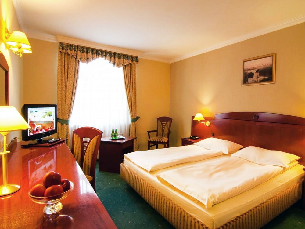 Hotel Lord - Warsaw Airport Exterior foto