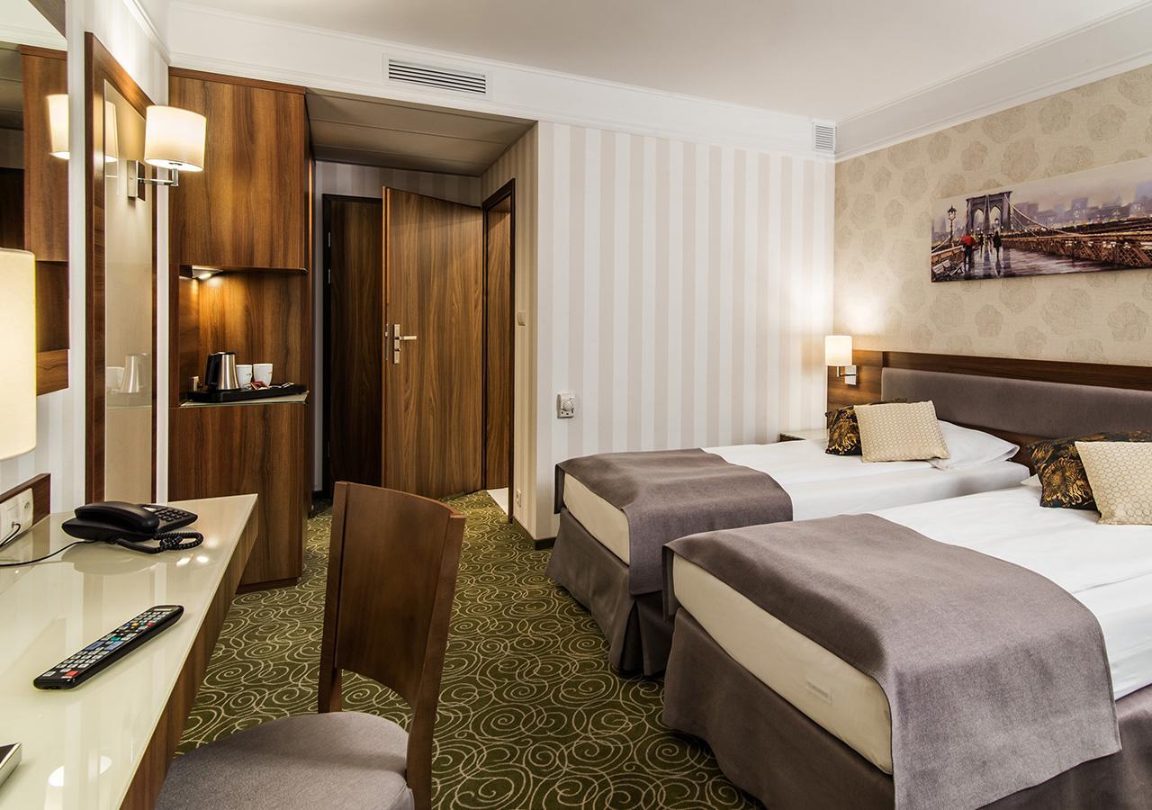 Hotel Lord - Warsaw Airport Exterior foto