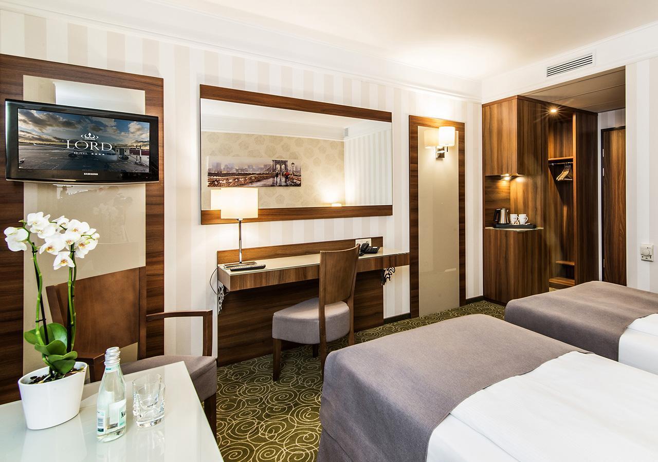 Hotel Lord - Warsaw Airport Exterior foto