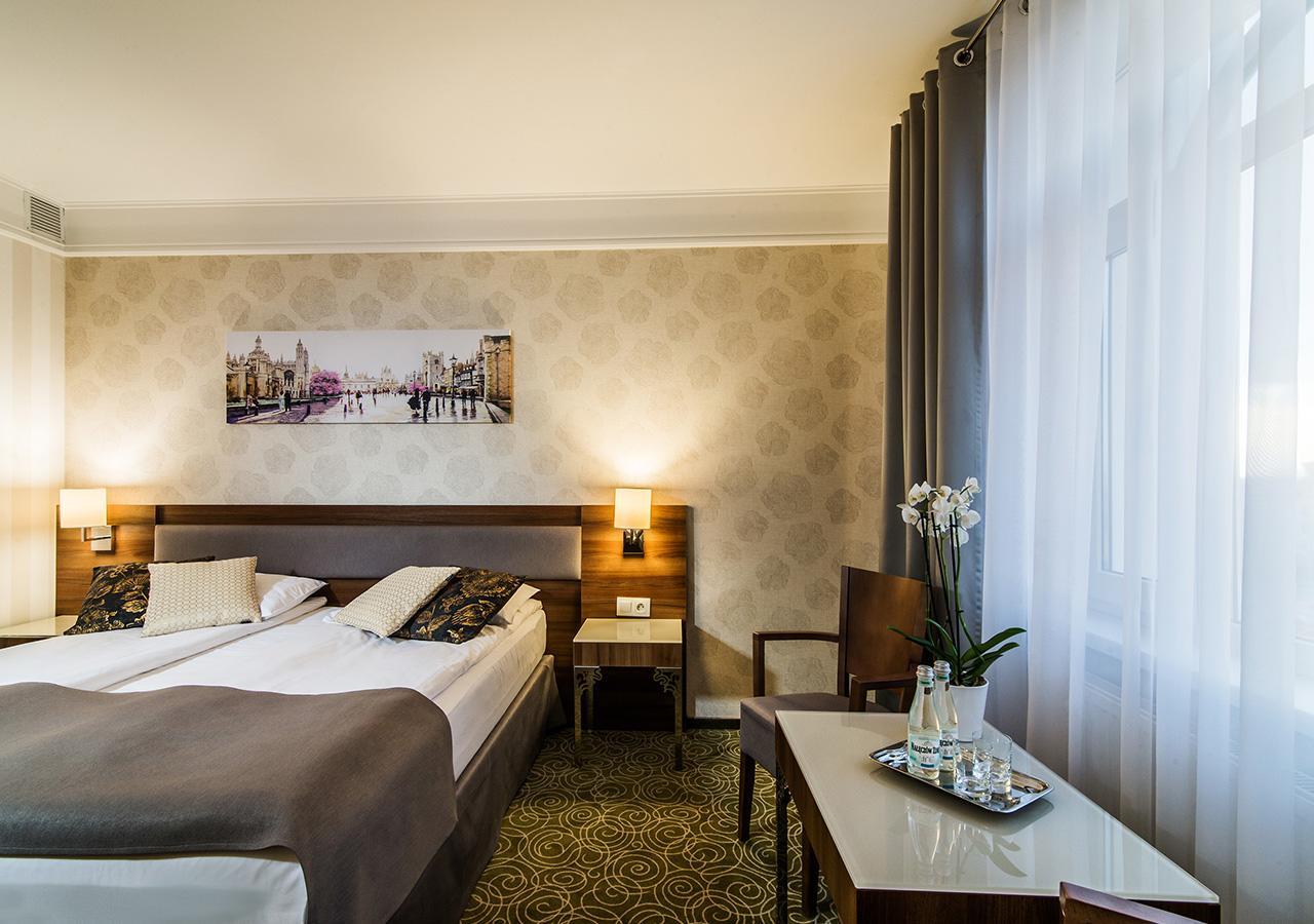 Hotel Lord - Warsaw Airport Exterior foto