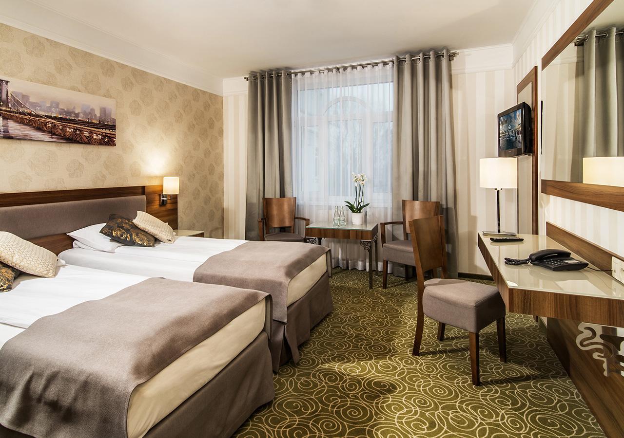 Hotel Lord - Warsaw Airport Exterior foto